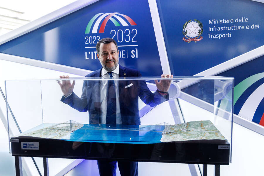 Foto Roberto Monaldo / LaPresse
25-07-2023 Roma 
Politica
Evento “L’Italia dei si”. Progetti e grandi opere per il paese
Nella foto Matteo Salvini con il plastico del Ponte sullo Stretto 

25-07-2023 Rome (Italy)
Politics
Event "L’Italia dei si". Projects and major works for the country
In the pic Matteo Salvini