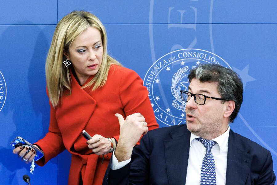 Foto Roberto Monaldo / LaPresse
22-11-2022 Roma 
Politica
Conferenza stampa del presidente del Consiglio Giorgia Meloni per illustrare la legge di Bilancio
Nella foto Giorgia Meloni, Giancarlo Giorgetti

22-11-2022 Rome (Italy)
Politics
Press conference by Prime Minister Giorgia Meloni on the Budget law
In the pic Giorgia Meloni, Giancarlo Giorgetti