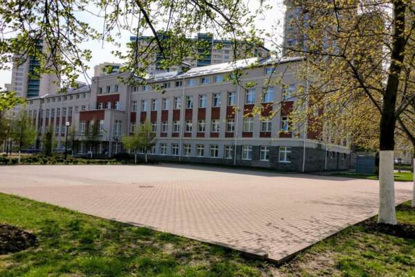 Kiev, allarme bomba in tutte le scuole. Decisione in corso sull’evacuazione di alunni e insegnanti