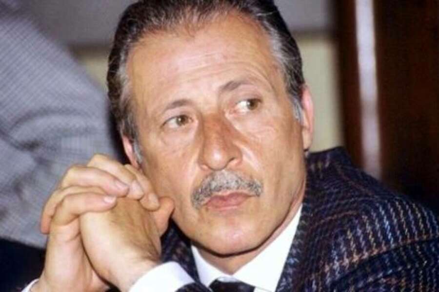 La mafia indagata da Borsellino non era quella cinematografica del bacio tra Riina e Andreotti: dossier appalti seppellito, il tradimento all’eredità del magistrato