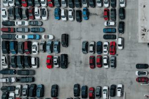 Automotive in calo: è ora di un’inversione a U