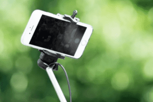 La XIX Legislatura si avvia a compiere il suo primo anno di vita: e un record è già stato battuto, quello dei selfie dei parlamentari