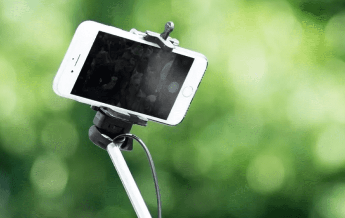 La XIX Legislatura si avvia a compiere il suo primo anno di vita: e un record è già stato battuto, quello dei selfie dei parlamentari