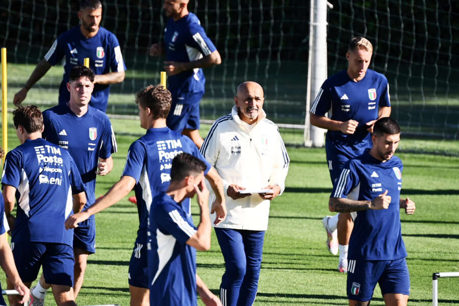 Foto Massimo Paolone/LaPresse 4 Settembre 2023 – Firenze, Italia – sport, calcio – Raduno Nazionale Italiana Calcio – Allenamento al centro Tecnico Coverciano. Nella foto: il nuovo Commissario Tecnico Luciano Spalletti

September 4, 2023 Florence, Italy – sport, calcio – Italian National Football Gathering – Training at the Coverciano technical center. In the pic: Luciano Spalletti