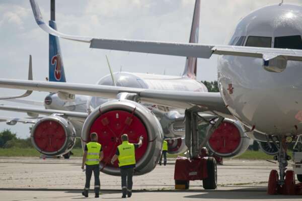 Germania, allarme attentato all’aeroporto di Amburgo su un volo proveniente da Teheran: sospesi i voli