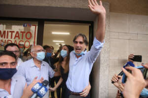 Photo Adriana Sapone/LaPresse
05-10-2020 Reggio Calabria Italy
cronaca
Elezioni comunali. Giuseppe Falcomatà è il sindaco della città di Reggio Calabria. Ha vinto al ballottaggio contro lo sfidante Antonino MinicuciNella Foto Giuseppe Falcomatà festeggia per la vottoria tra i sostenitori
Photo Adriana Sapone/LaPresse
05-10-2020 Reggio Calabria Italy
News
Municipal elections. Giuseppe Falcomatà is the mayor of Reggio Calabria. Won in the ballot against the challenger Antonino MinicuciIn the pic  Giuseppe Falcomatà