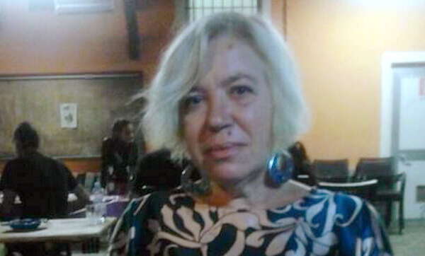 Omicidio Milano, il killer: “Mi dispiace, è colpa dei miei parenti” e ho nascosto sotto al letto il cadavere fatto a pezzi | Gip: doveva stare in comunità ma non c’era posto Omicidio Milano, il killer: “Mi dispiace, è colpa dei miei parenti” e ho nascosto sotto al letto il cadavere fatto a pezzi | Gip: doveva stare in comunità ma non c’era posto