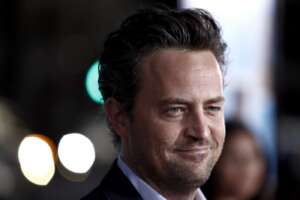 Addio a Chandler di ‘Friends’: Matthew Perry trovato annegato nell’idromassaggio dopo una partita di pickleball