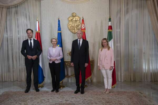Bruxelles e Tunisi ai ferri corti, cosa c’è dietro l’avviso di Saied sui fondi europei