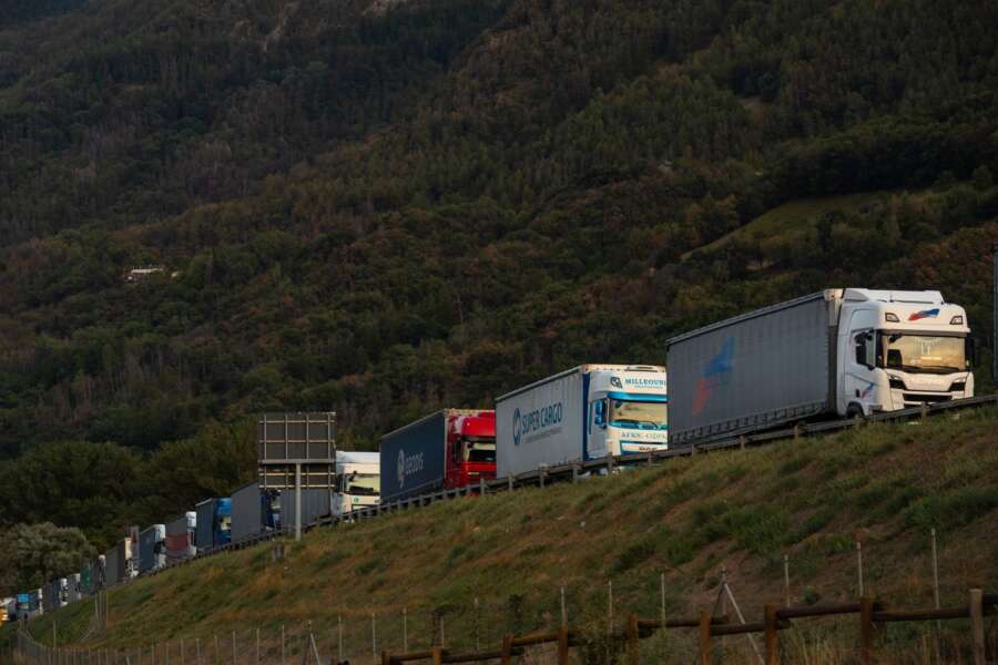 Il traforo del Monte Bianco chiude per due mesi: le conseguenze su viabilità ed economia