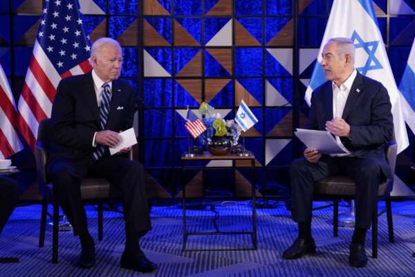 Ospedale bombardato a Gaza, Usa difendendo Israele: “Video e intercettazioni ci dicono che non siete stati voi”. Hezbollah: in migliaia pronti a guerra Ospedale bombardato a Gaza, Usa difendendo Israele: “Video e intercettazioni ci dicono che non siete stati voi”. Hezbollah: in migliaia pronti a guerra