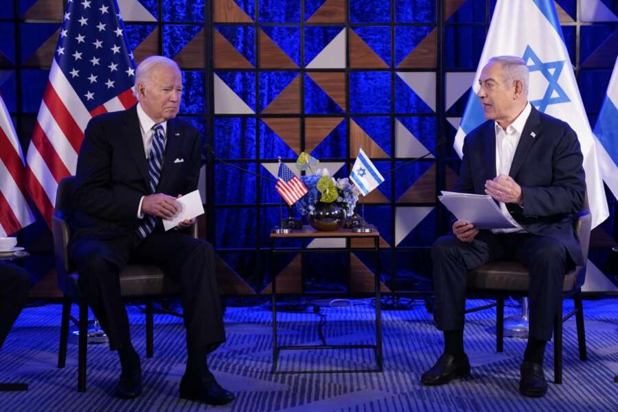 Ospedale bombardato a Gaza, Usa difendendo Israele: “Video e intercettazioni ci dicono che non siete stati voi”. Hezbollah: in migliaia pronti a guerra