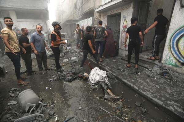 Guerra Israele, l’Italia chiede una pausa per far uscire gli ostaggi dalla Striscia di Gaza. Tajani: “Riportare a casa i 14 italiani bloccati” è prioritario