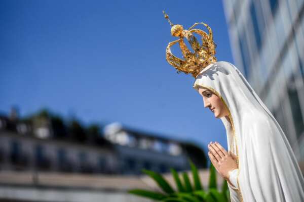 Le apparizioni di Maria e il miracolo del sole: il mistero della madonna di Fatima