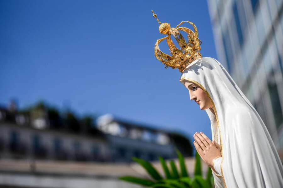 Le apparizioni di Maria e il miracolo del sole: il mistero della madonna di Fatima