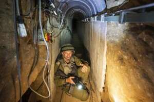 La democrazia degli Stati Uniti ostaggio nei tunnel di Gaza: Trump e Harris ambigui con gli elettori