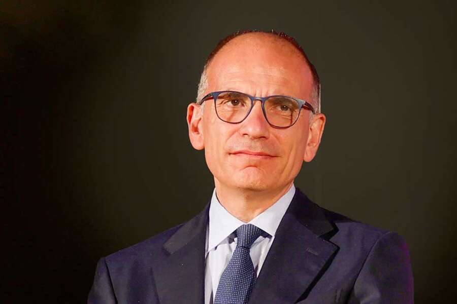 Accadde oggi 12 ottobre: dieci ufficiali sotto inchiesta per l’organizzazione di un golpe