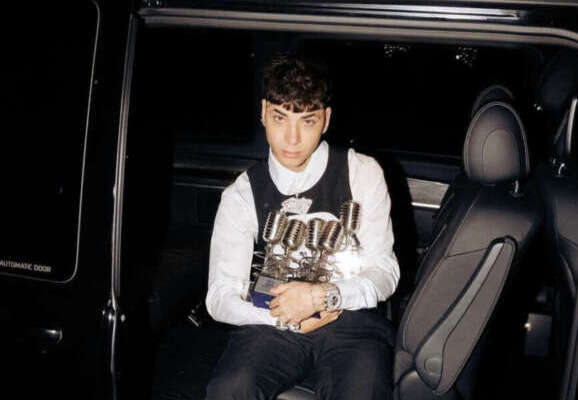 Arrestato Shiva, il cantante trap accusato di tentato omicidio per aver sparato a due ragazzi a Milano