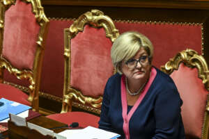 Utili ai lavoratori, il governo apre al confronto. E sul salario minimo c’è il “no” del CNEL