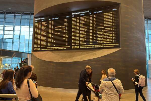 Alta velocità Roma-Firenze, guasto sulla linea: rallentamenti e ritardi per i treni verso nord