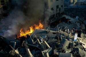 Trema il Medio Oriente, aumentato i raid di Israele a Gaza: le Idf avviano l’offensiva via terra