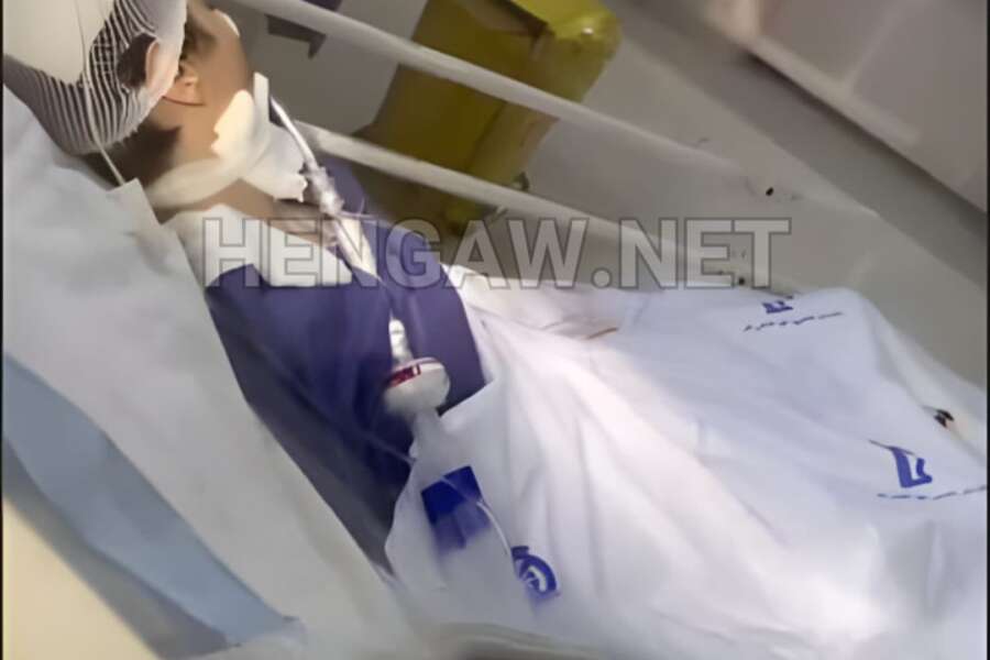 Iran, ancora in coma Armita Garawand, la ragazza di 16 anni picchiata in metro per non aver indossato il velo