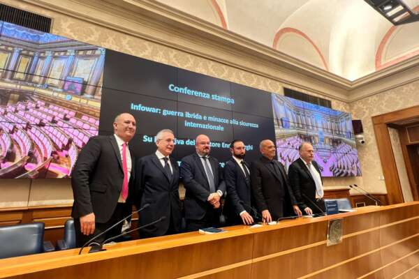 Un’agenzia contro la disinformazione, la proposta di Italia Viva contro il fenomeno delle fake news