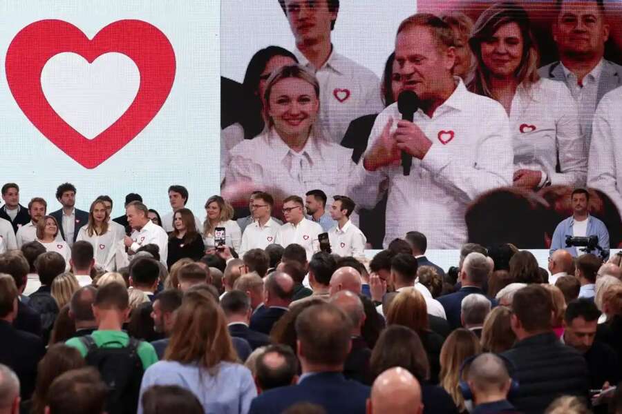 Elezioni Polonia, spoglio ancora in corso: l’opposizione conquista la maggioranza dei seggi