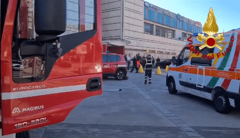 I mezzi di soccorso a Genova
