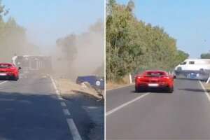 Sardegna, scontro frontale tra camper e Ferrari: l’auto si ribalta e prende fuoco. Una Lamborghini finisce fuori strada, morti carbonizzati