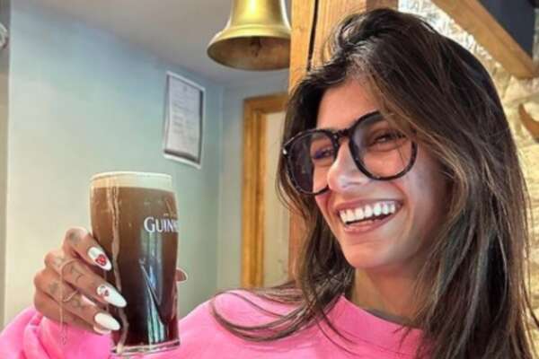 Playboy licenzia l’ex pornostar Mia Khalifa per la sua posizione pro-Hamas: “Tolleranza zero nell’incitamento all’odio”