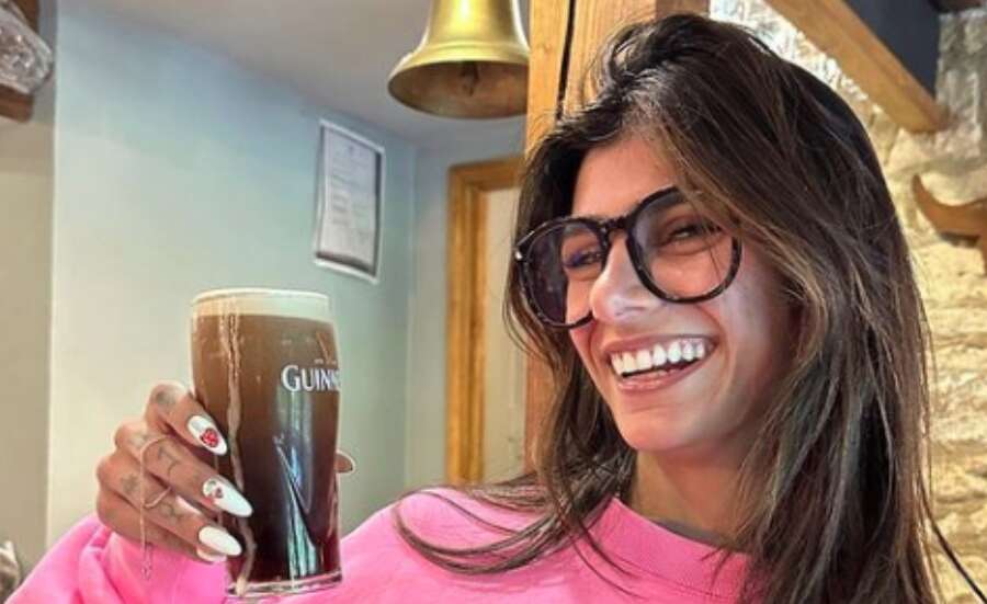 Playboy licenzia l’ex pornostar Mia Khalifa per la sua posizione pro-Hamas: “Tolleranza zero nell’incitamento all’odio”