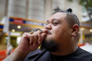 Nuova Zelanda, retromarcia sul fumo: sarà consentito senza restrizioni