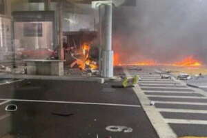 esplosione auto canada usa