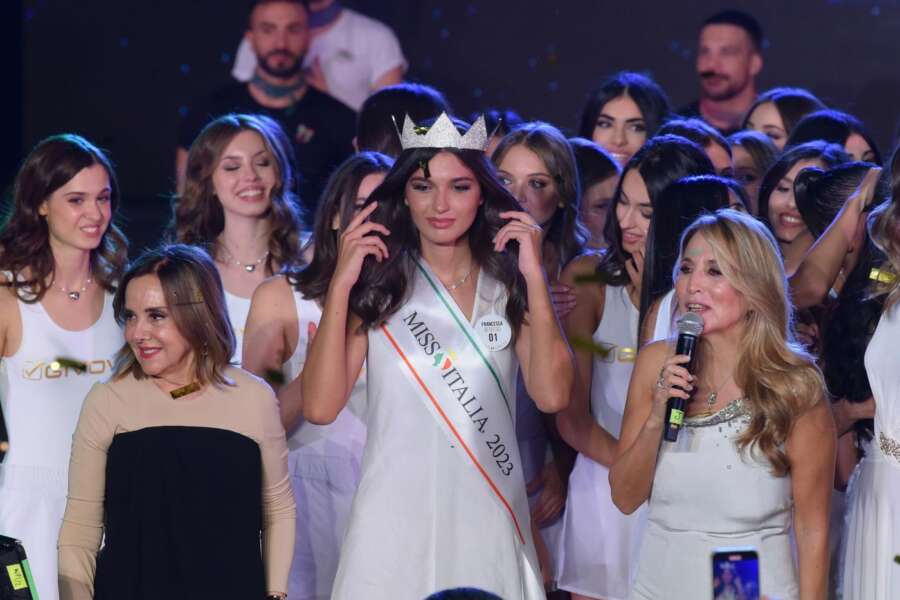 Miss Italia Francesca Bergesio, la sindrome da Marchese del Grillo del governo che si trasforma in “parenti d’Italia”