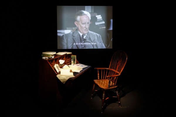 Foto Cecilia Fabiano/LaPresse 15 novembre 2023 Roma, Italia – Politica : Galleria Nazionale di Arte Moderna , anteprima della mostra su Tolkien Nella foto: l’esposizione
November 15 , 2023 Roma, Italy – Politics – Modern Art National Gallery Tolkien exihibition preview In the photo: the ehibition Foto Cecilia Fabiano/LaPresse 15 novembre 2023 Roma, Italia – Politica : Galleria Nazionale di Arte Moderna , anteprima della mostra su Tolkien Nella foto: l’esposizione
November 15 , 2023 Roma, Italy – Politics – Modern Art National Gallery Tolkien exihibition preview In the photo: the ehibition