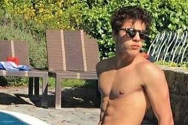 Processo Ciro Grillo e amici per stupro di gruppo, ragazza piange in aula: “Volevo urlare ma ero paralizzata”