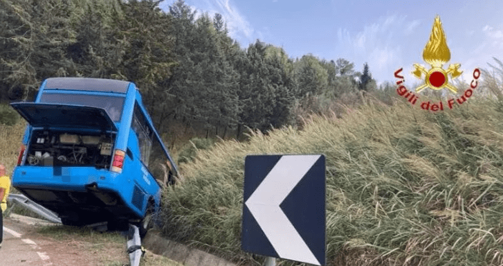 bus matera incidente
