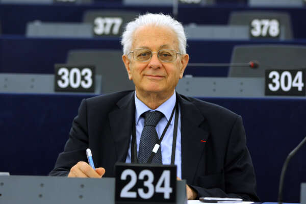 © Roberto Monaldo / LaPresse
14-07-2009 Strasburgo (Francia)
Politica
Insediamento Parlamento Europeo
Nella foto Luigi Berlinguer

Inaugural Session of European Parliament