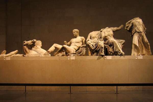 Il Partenone della discordia, lo scontro tra Sunak e Mitsotakis: “E’ come dividere in due la Gioconda”