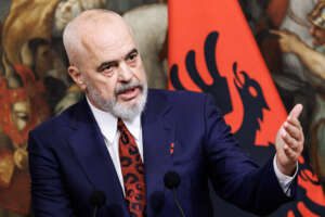 Provenzano chiede l’espulsione di Rama dal Pse: l’accordo con Meloni che “vìola i principi della famiglia socialista”