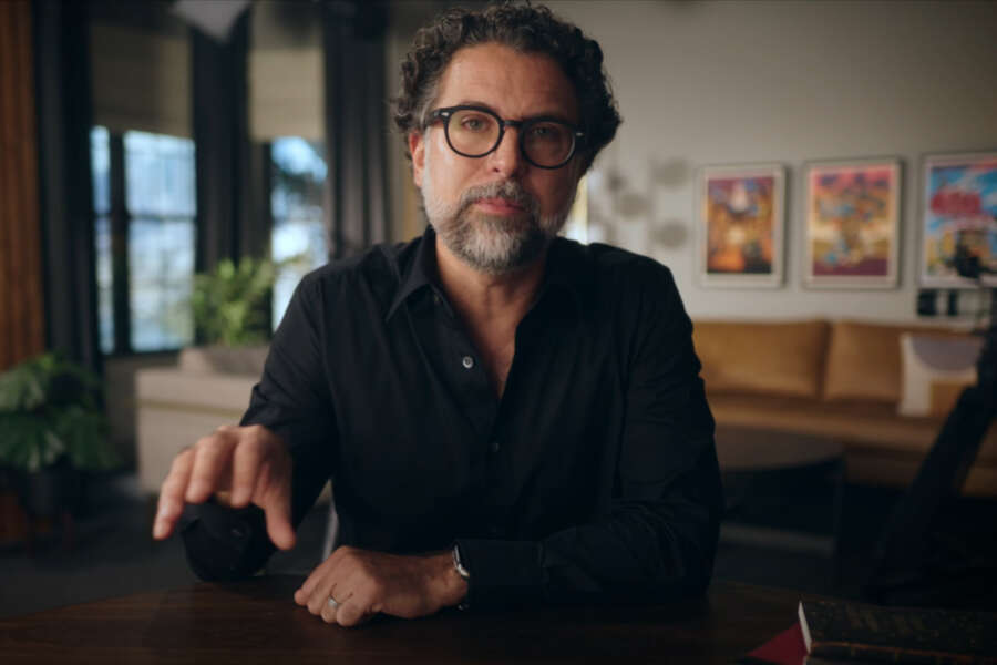 Un rap tra Keynes e Hayek per parlare di libertà economica (e non solo)