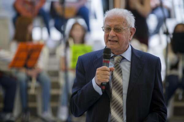 Addio a Luigi Berlinguer, ex ministro della Pubblica Istruzione: aveva 91 anni