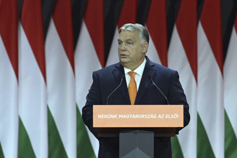 La campagna di Orban contro l’Europa