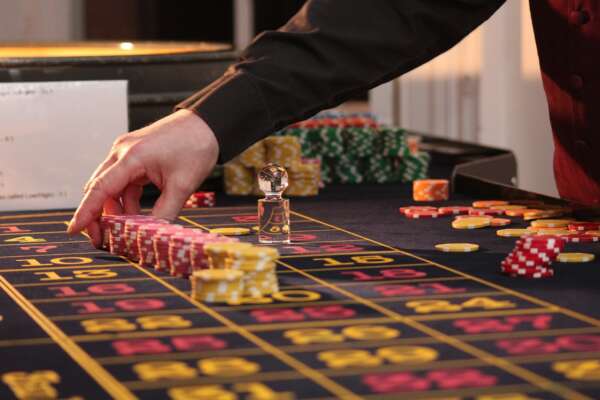 Gioco d’azzardo, vincere o perdere tutto: dalla Fallacia di Montecarlo alla sfida alla ludopatia
