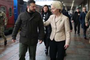 La presidente della Commissione Ue von der Leyen a Kiev