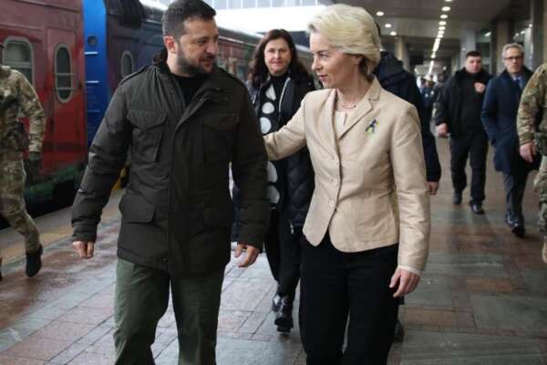 La presidente della Commissione Ue von der Leyen a Kiev