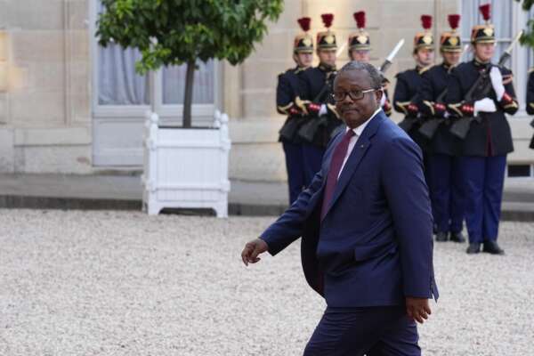 Guinea Bissau, sciolto il Parlamento dopo rivolta Guardia Nazionale: le tensione e l’incubo di ritornare un narco-Stato Guinea Bissau, sciolto il Parlamento dopo rivolta Guardia Nazionale: le tensione e l’incubo di ritornare un narco-Stato