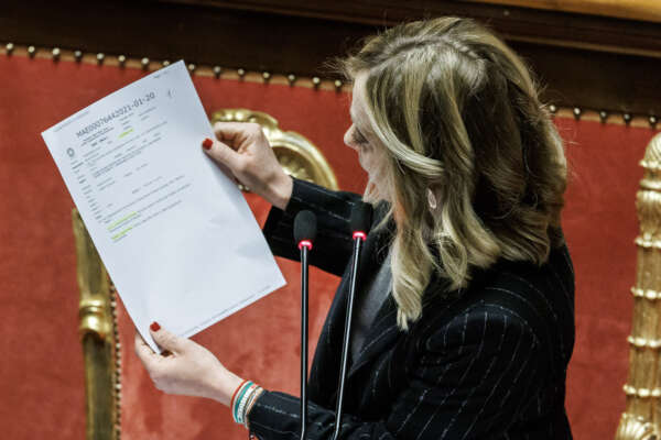Foto Roberto Monaldo / LaPresse
13-12-2023 Roma
Politica
Senato – Comunicazioni del Presidente del Consiglio Giorgia Meloni in vista del Consiglio europeo del 14 e 15 dicembre
Nella foto Giorgia Meloni mostra l’accordo recante la modifica del del trattato che istituisce il MES firmato da Luigi Di Maio
13-12-2023 Rome (Italy)
Politics
Senate – Communications from the Prime Minister Giorgia Meloni on the next European Council
In the pic Giorgia Meloni shows the agreement containing the modification of the treaty establishing the ESM signed by Luigi Di Maio Foto Roberto Monaldo / LaPresse
13-12-2023 Roma
Politica
Senato – Comunicazioni del Presidente del Consiglio Giorgia Meloni in vista del Consiglio europeo del 14 e 15 dicembre
Nella foto Giorgia Meloni mostra l’accordo recante la modifica del del trattato che istituisce il MES firmato da Luigi Di Maio
13-12-2023 Rome (Italy)
Politics
Senate – Communications from the Prime Minister Giorgia Meloni on the next European Council
In the pic Giorgia Meloni shows the agreement containing the modification of the treaty establishing the ESM signed by Luigi Di Maio