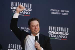 Elon Musk ad Atreju: “L’Italia deve fare più figli, o la sua cultura scomparirà”. Critiche agli ambientalisti